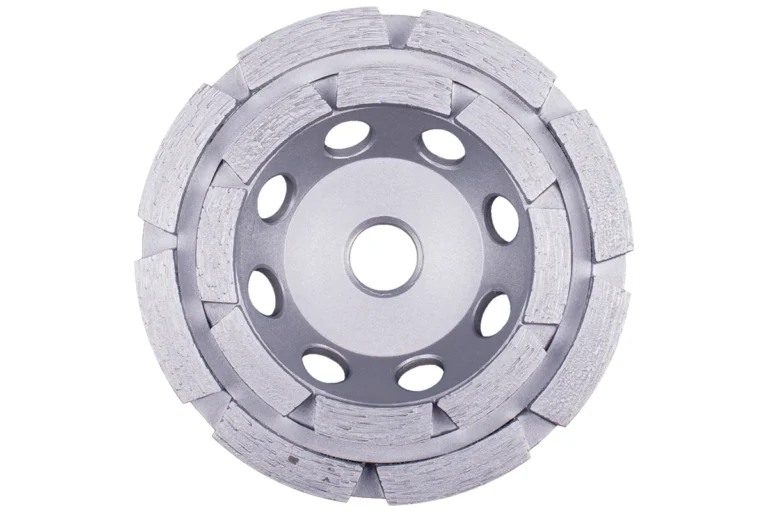 Concrete grinding cup wheel with double row diamond segments